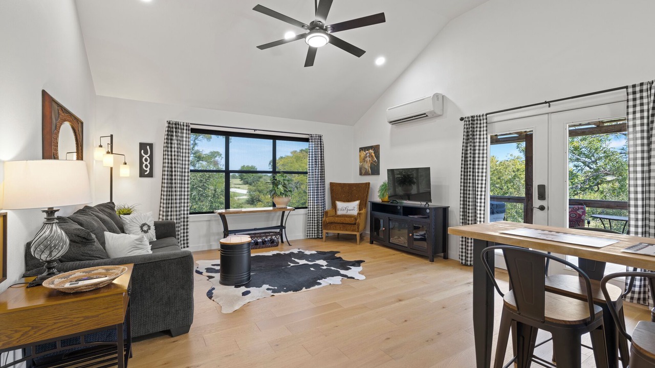 Photo of Livingroom in Fredericksburg