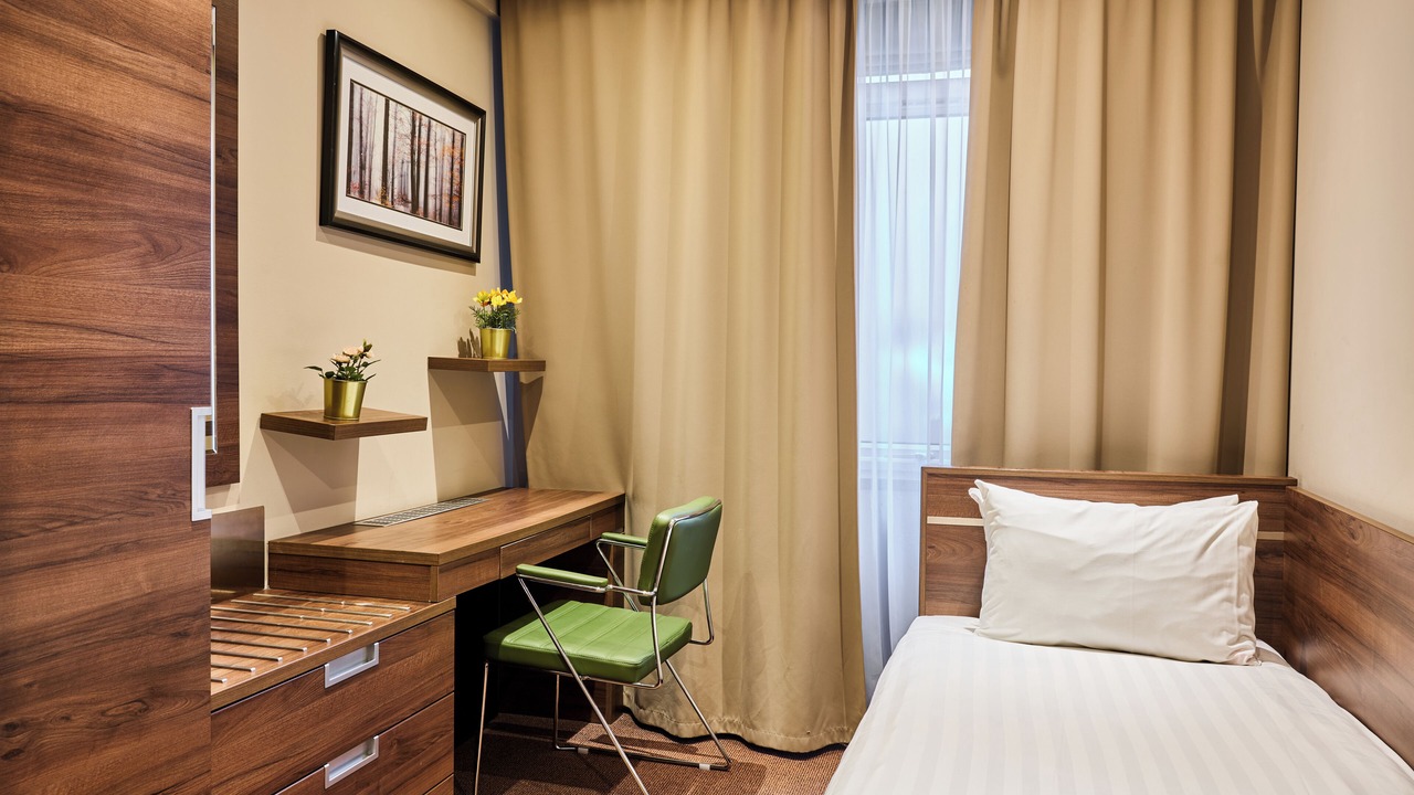 Photo of Bedroom in Thames Ditton