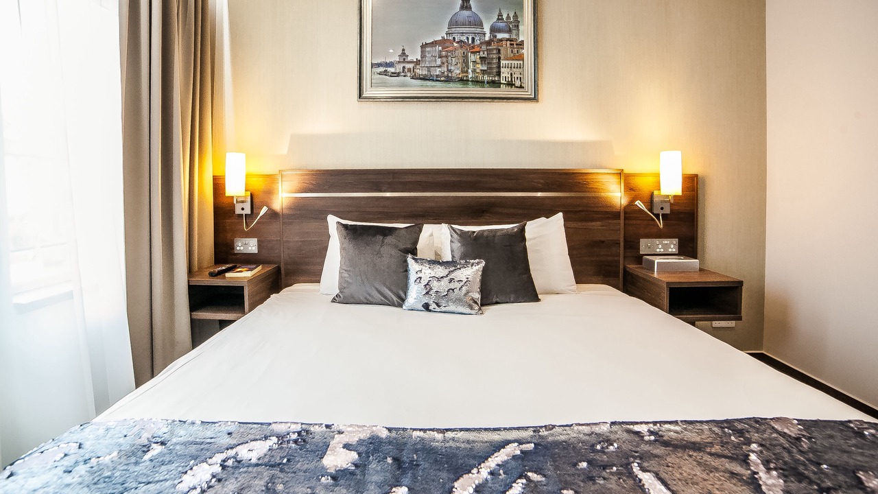 Photo of Bedroom in Thames Ditton