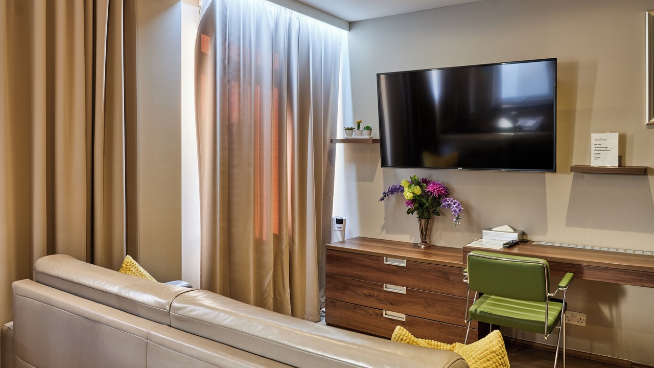 Photo of Livingroom in Thames Ditton