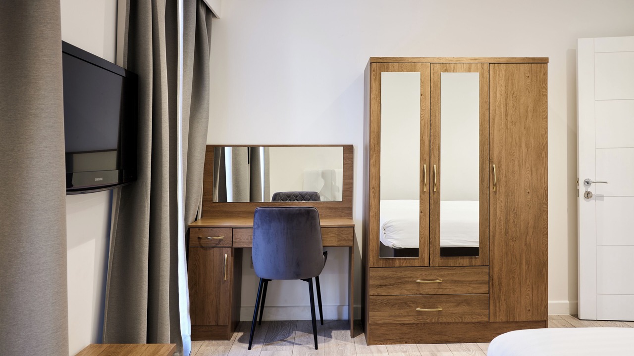 Photo of Bedroom in Thames Ditton