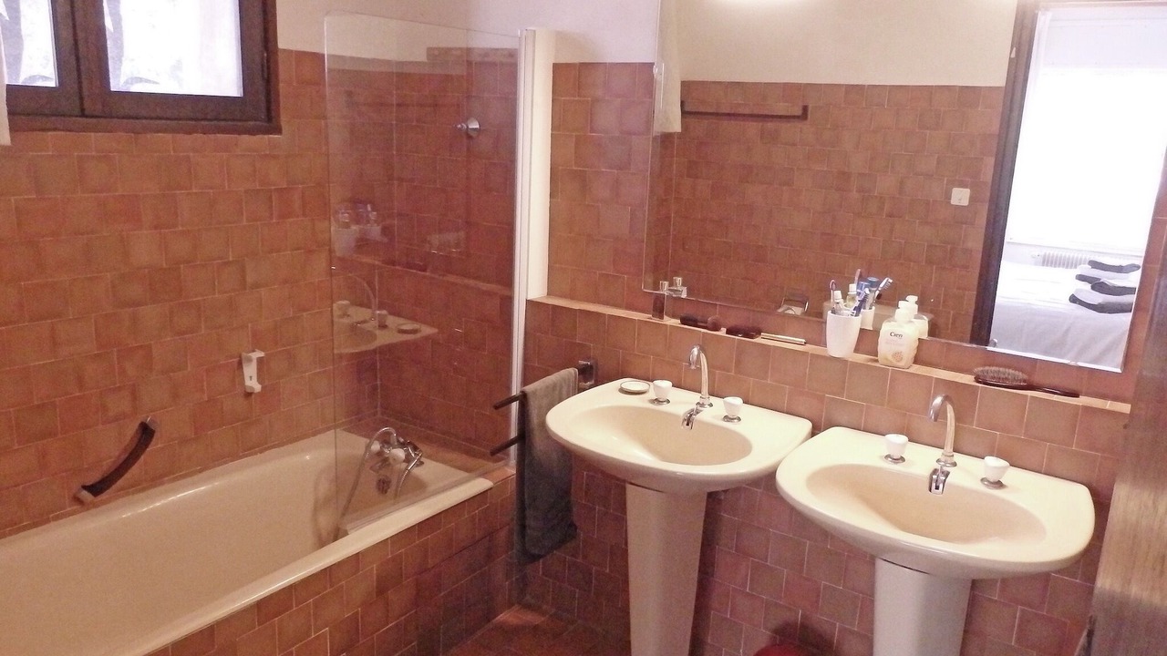 Photo of Bathroom in Saint-Siffret