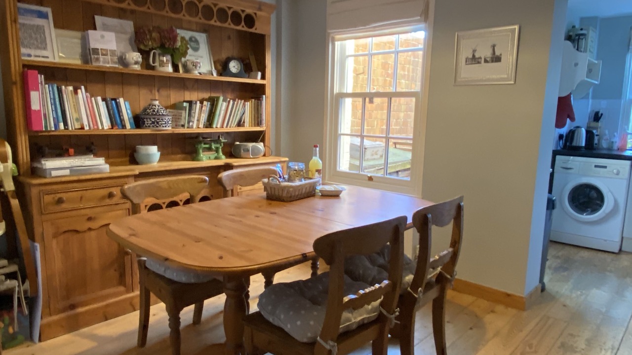 Photo of Livingroom in Rodmersham Green