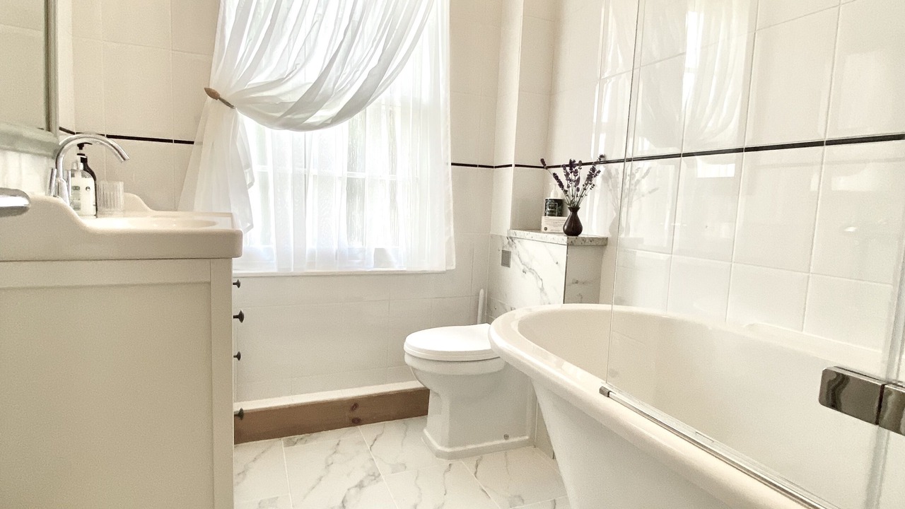 Photo of Bathroom in Rodmersham Green