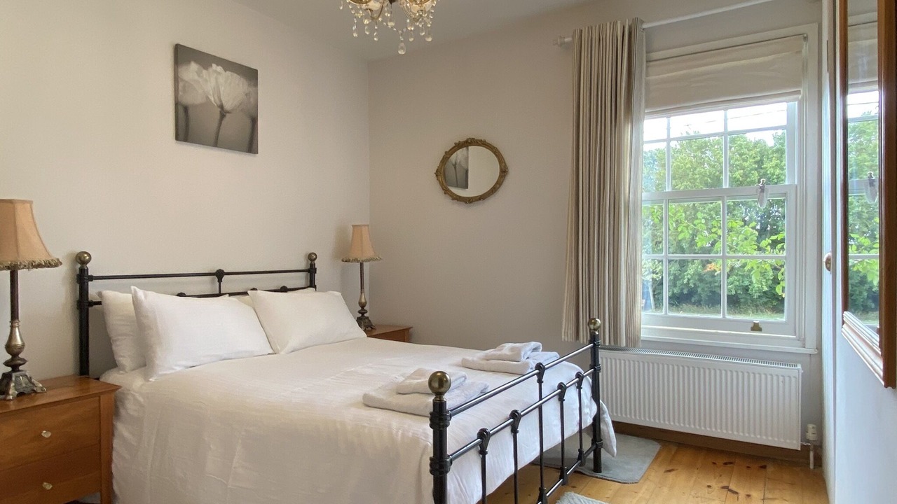 Photo of Bedroom in Rodmersham Green