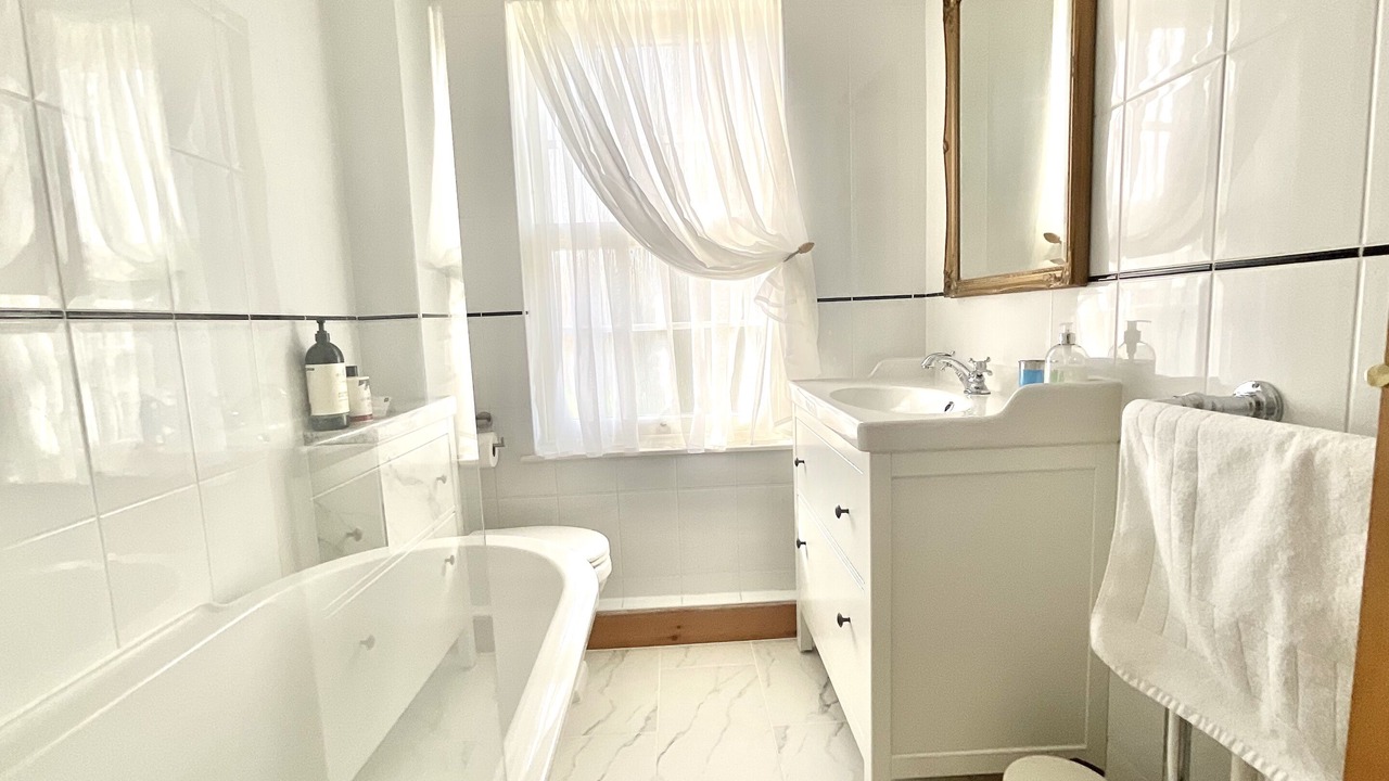 Photo of Bathroom in Rodmersham Green