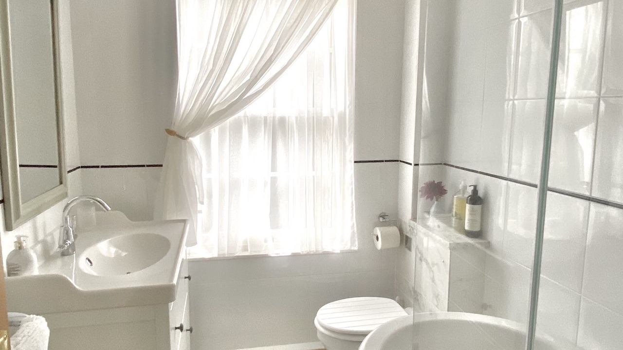 Photo of Bathroom in Rodmersham Green