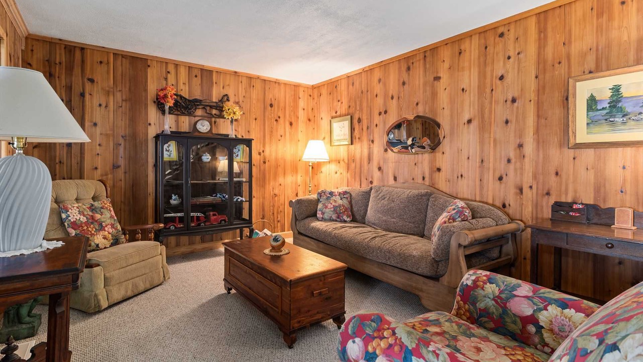 Photo of Livingroom in Mackinaw City