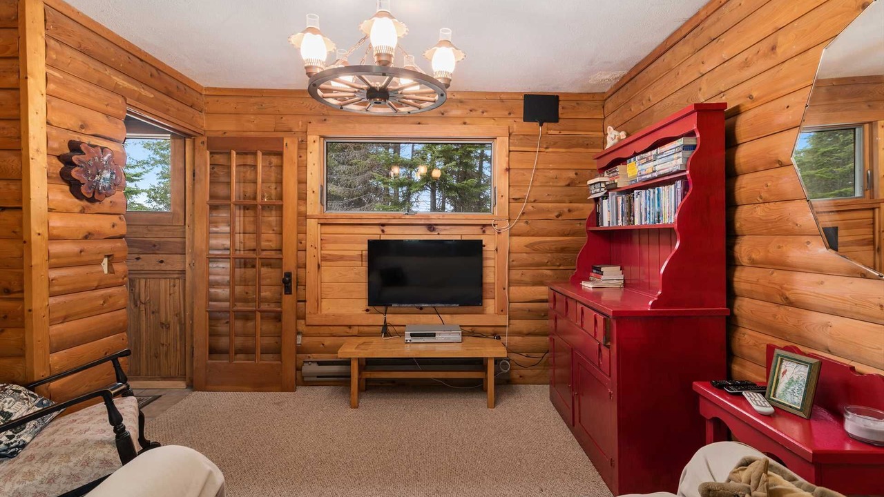 Photo of Livingroom in Mackinaw City