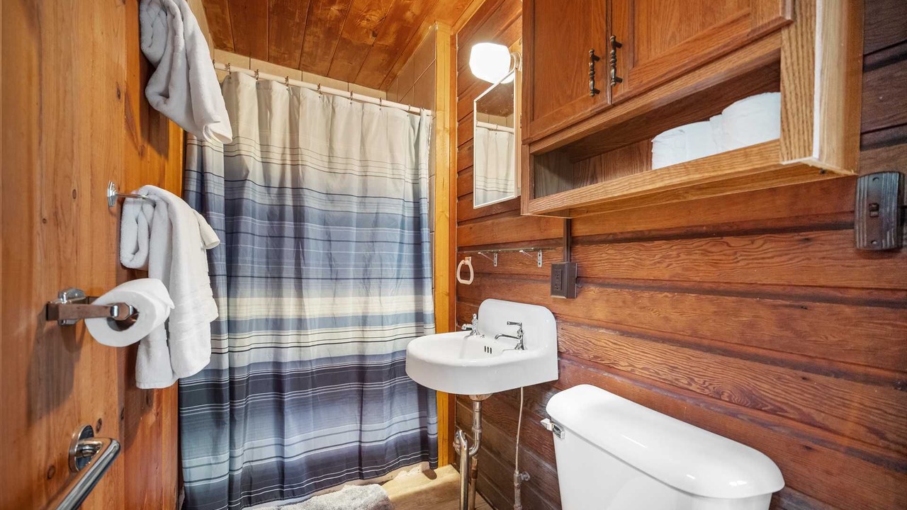 Photo of Bathroom in Cheboygan