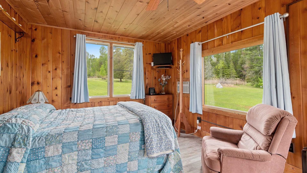 Photo of Bedroom in Cheboygan