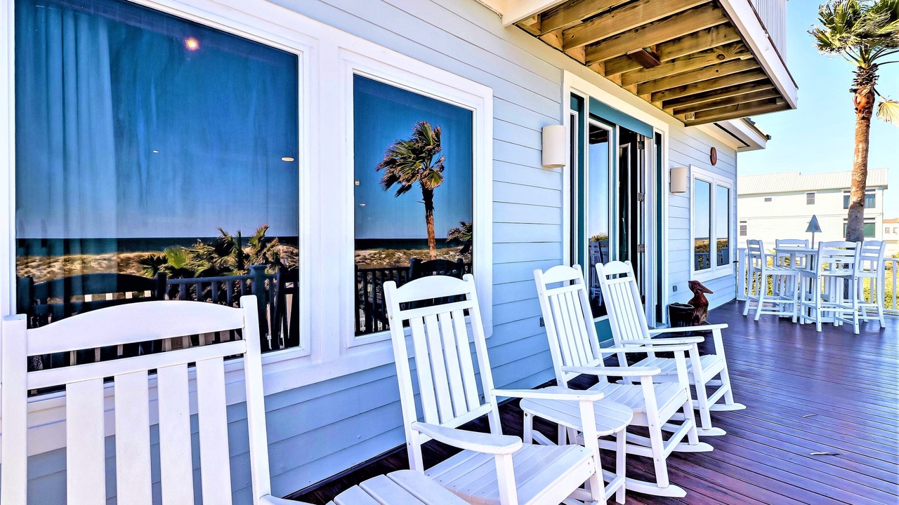 Photo of Patio Balcony in American Beach