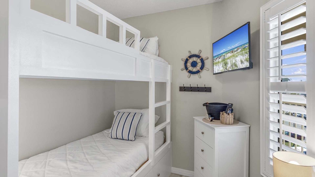Photo of Bedroom in Miramar Beach