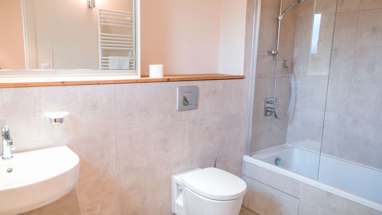 Photo of Bathroom in Castelnau-de-Montmiral