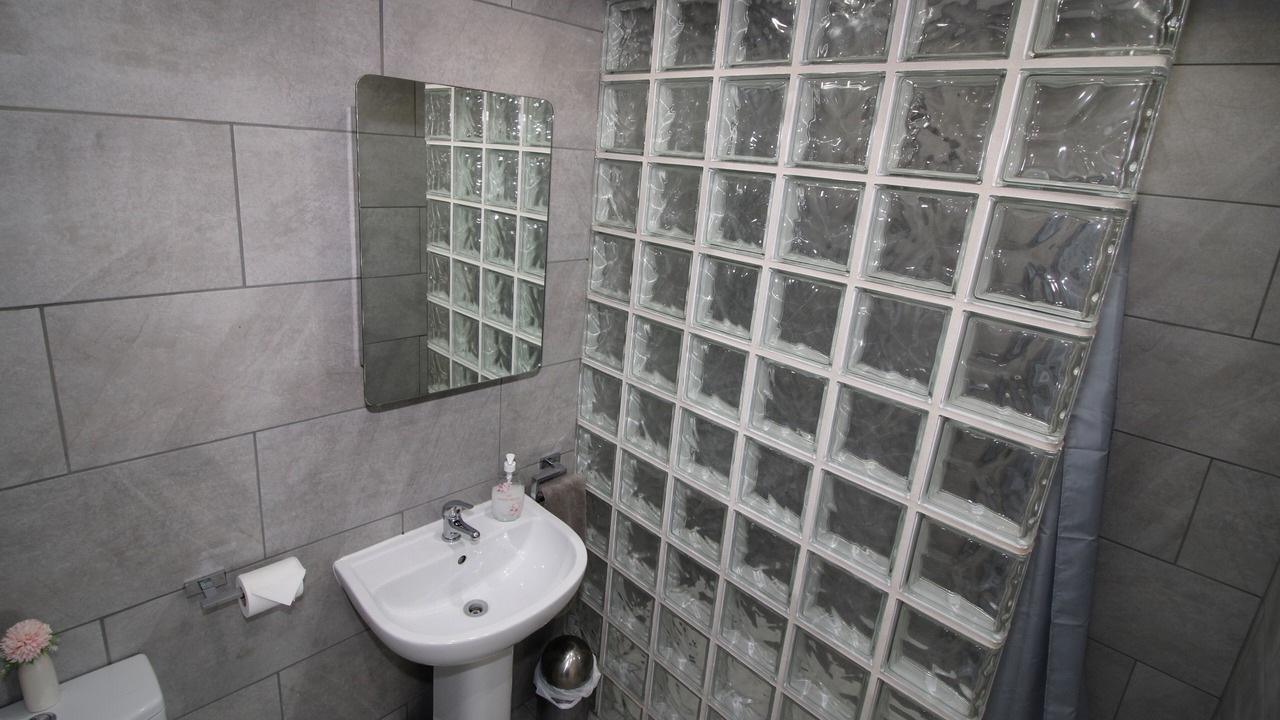 Photo of Bathroom in Ventnor