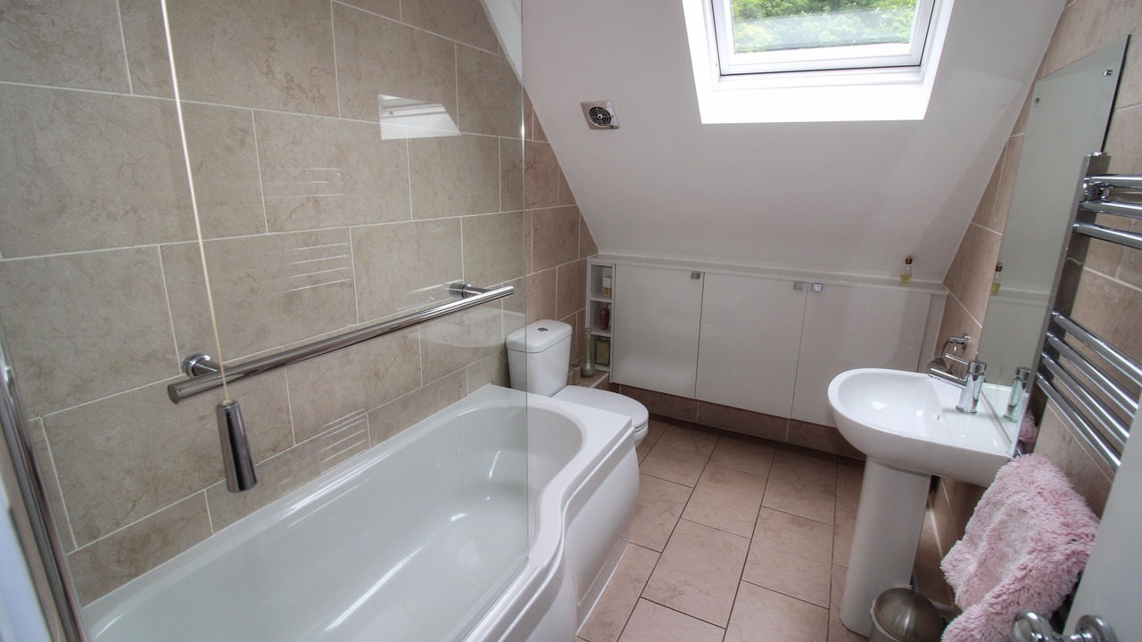 Photo of Bathroom in Ventnor