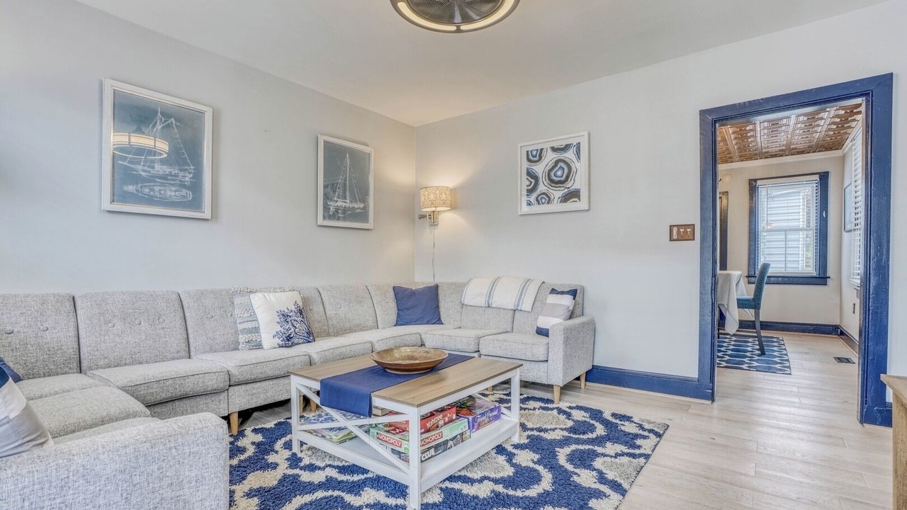 Photo of Livingroom in Historic District