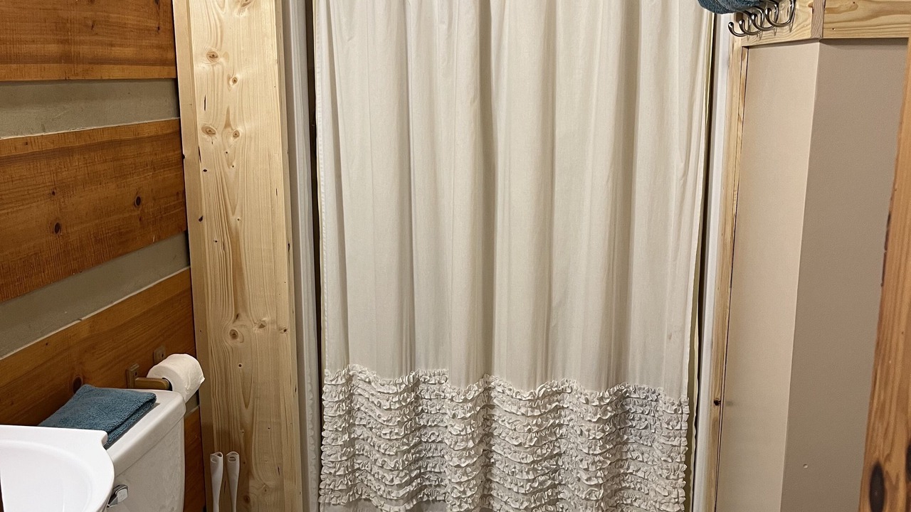 Photo of Bathroom in Cosby