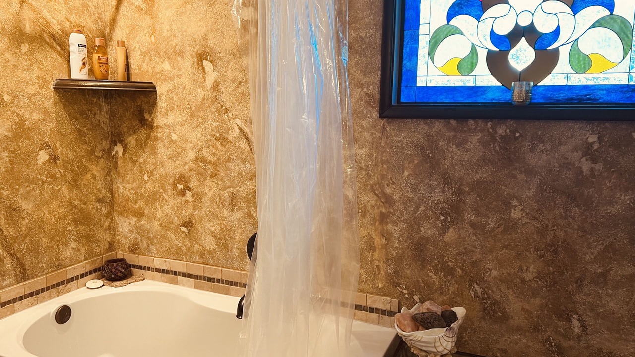 Photo of Bathroom in Island Station