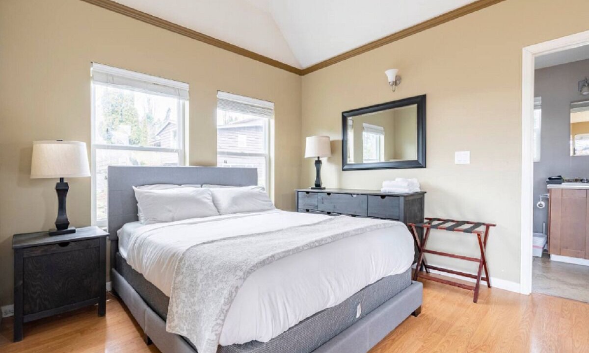 Photo of Bedroom in Southeast Magnolia