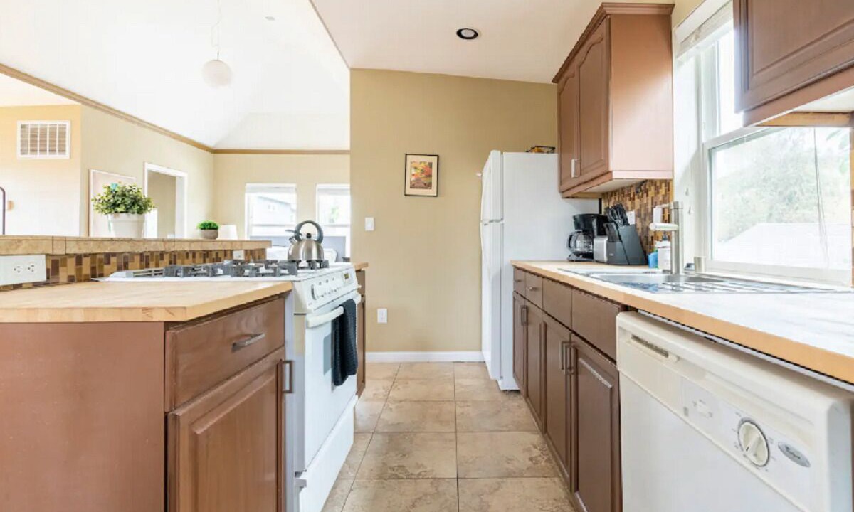 Photo of Kitchen in Southeast Magnolia