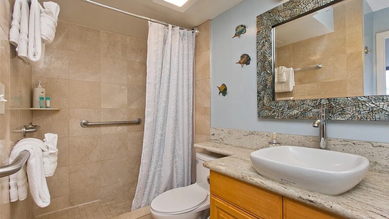 Photo of Bathroom in Waikiki