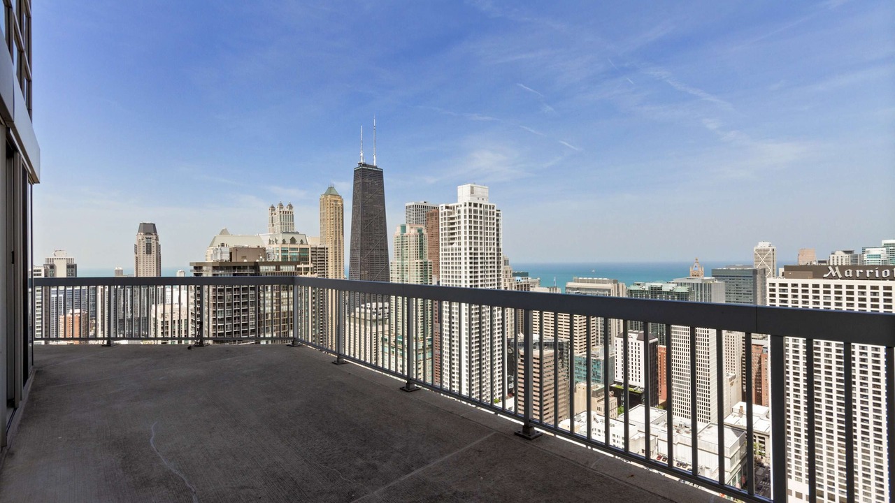 Photo of Patio Balcony in Downtown Chicago