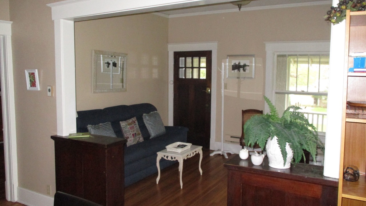 Photo of Livingroom in Dixon