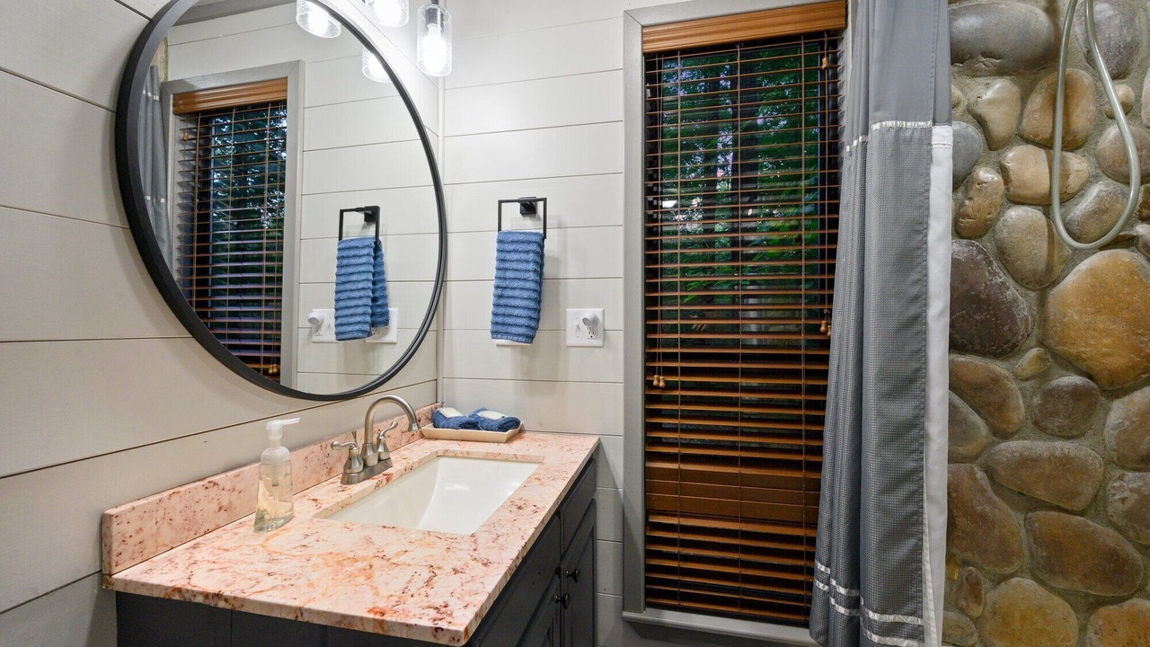 Photo of Bathroom in Broken Bow