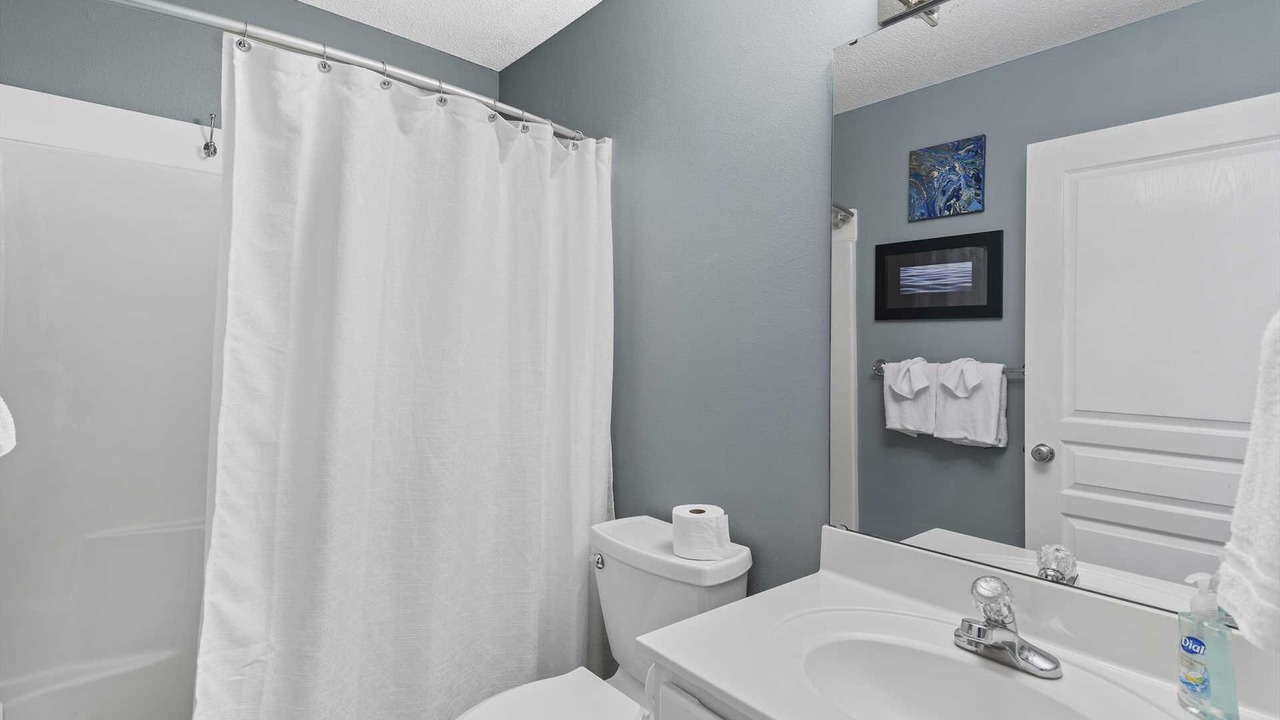 Photo of Bathroom in Avalon Beach Estates