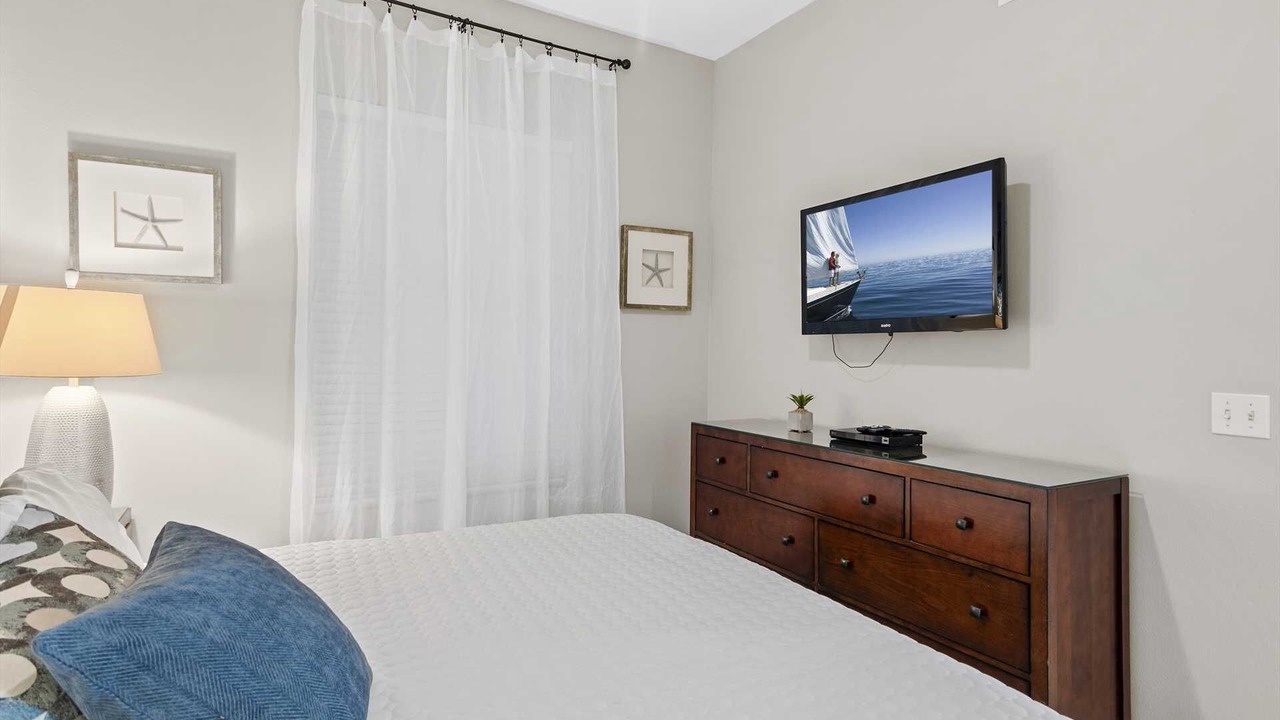 Photo of Bedroom in Avalon Beach Estates