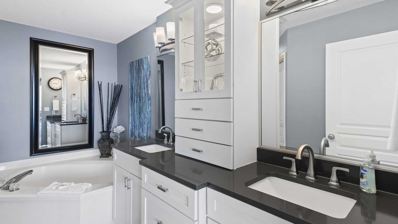 Photo of Bathroom in Avalon Beach Estates