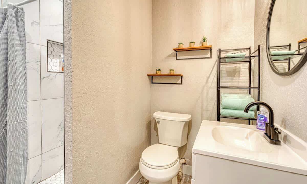 Photo of Bathroom in Lakeside