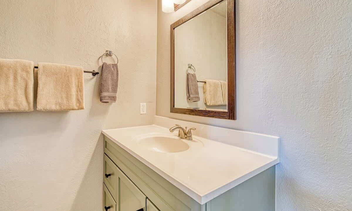 Photo of Bathroom in Lakeside