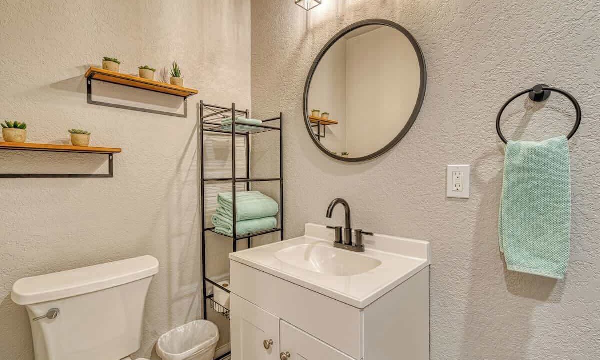 Photo of Bathroom in Lakeside