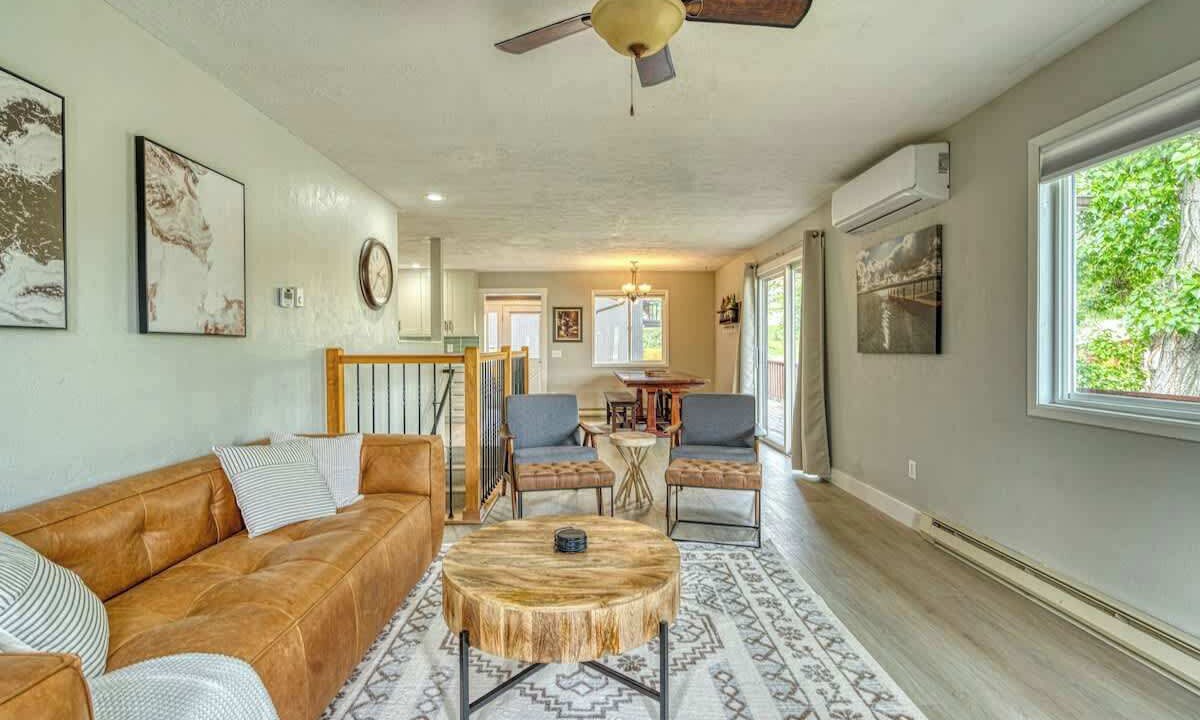 Photo of Livingroom in Lakeside