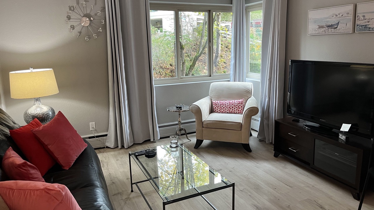 Photo of Livingroom in Downtown Seattle