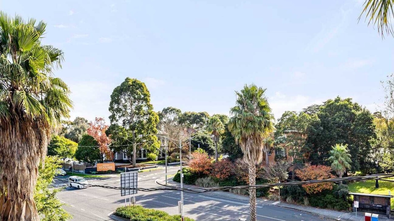 Photo of Outdoor in Kew