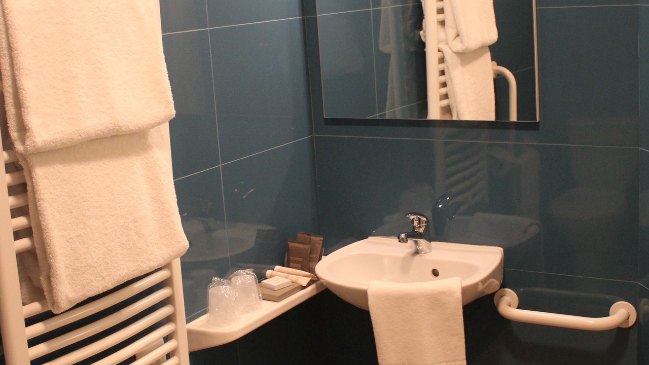 Photo of Bathroom in Dampmart