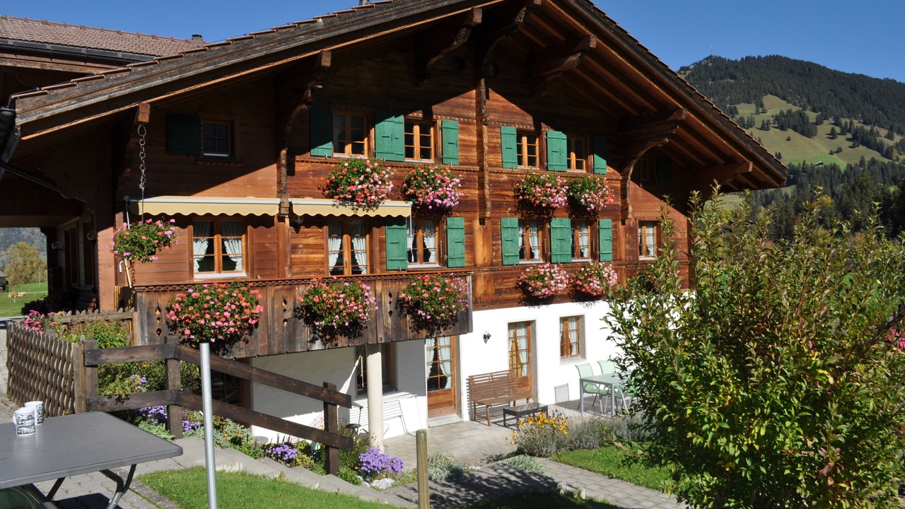 Photo of Bedroom in Zweisimmen Nr Gstaad