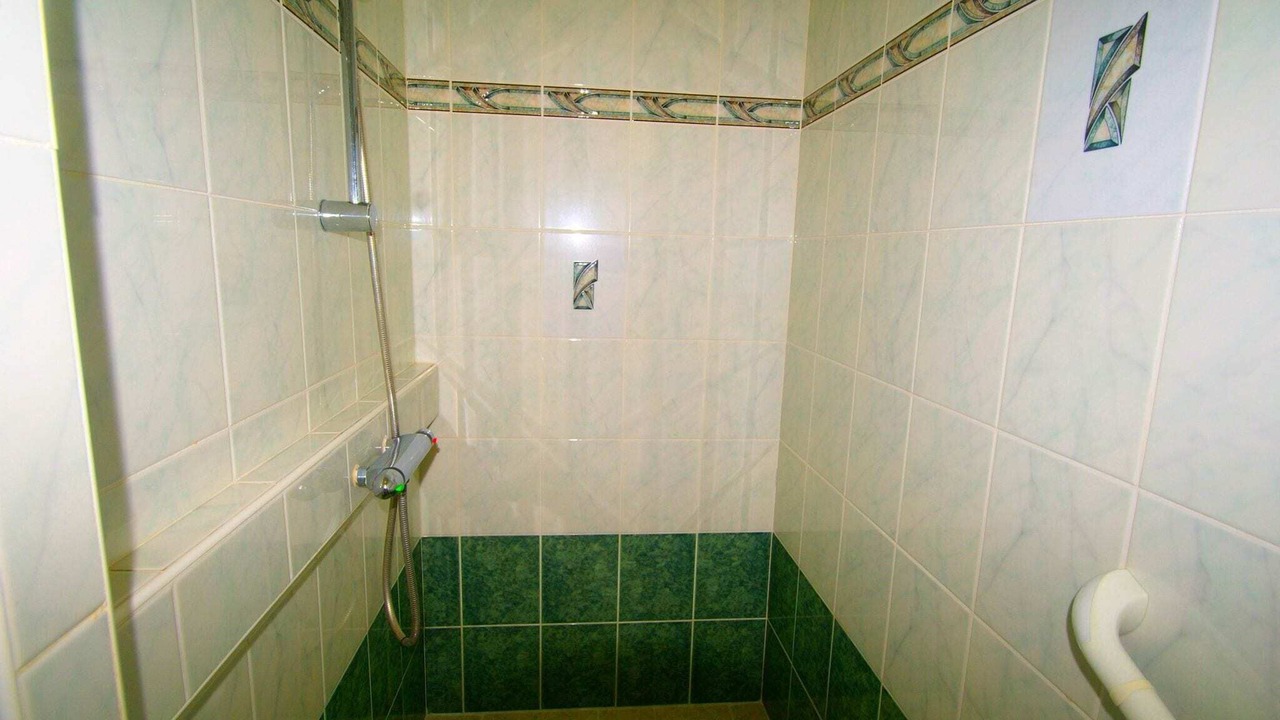 Photo of Bathroom in Epiniac