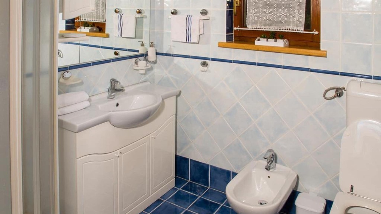 Photo of Bathroom in Cabar