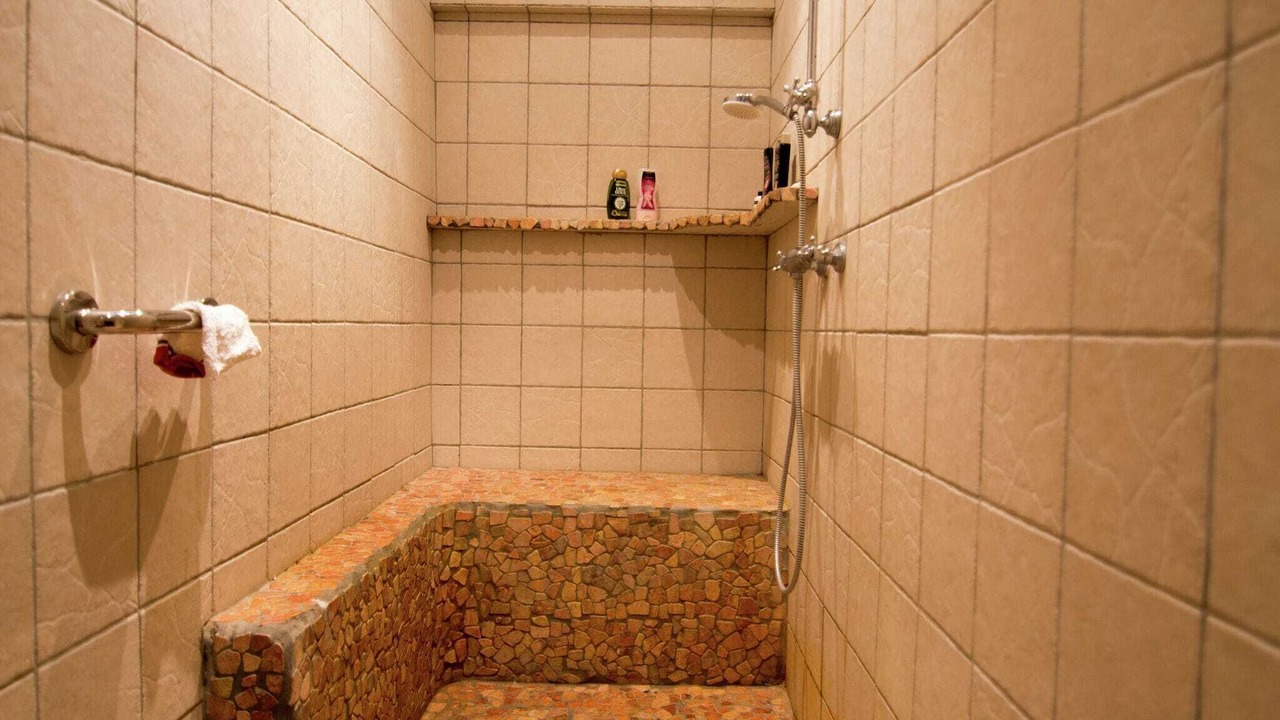 Photo of Bathroom in Thezan-les-Beziers