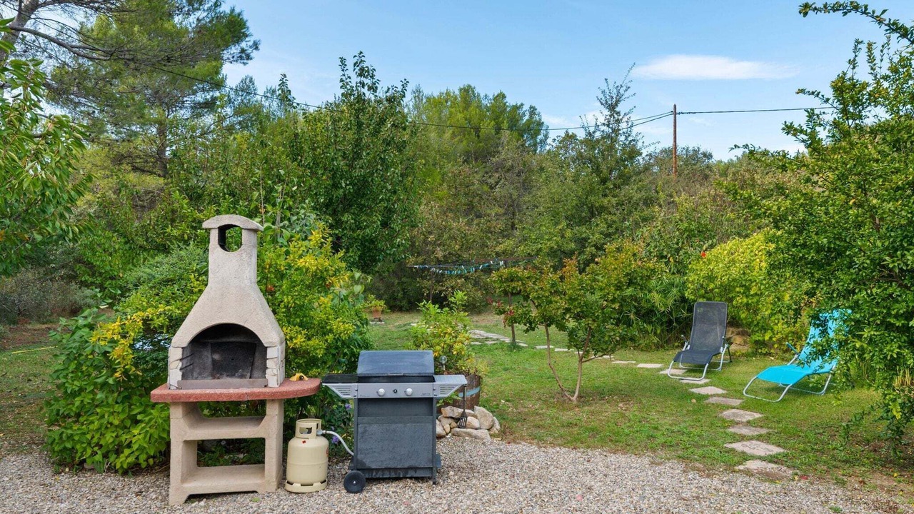 Photo of Outdoor in Lambesc