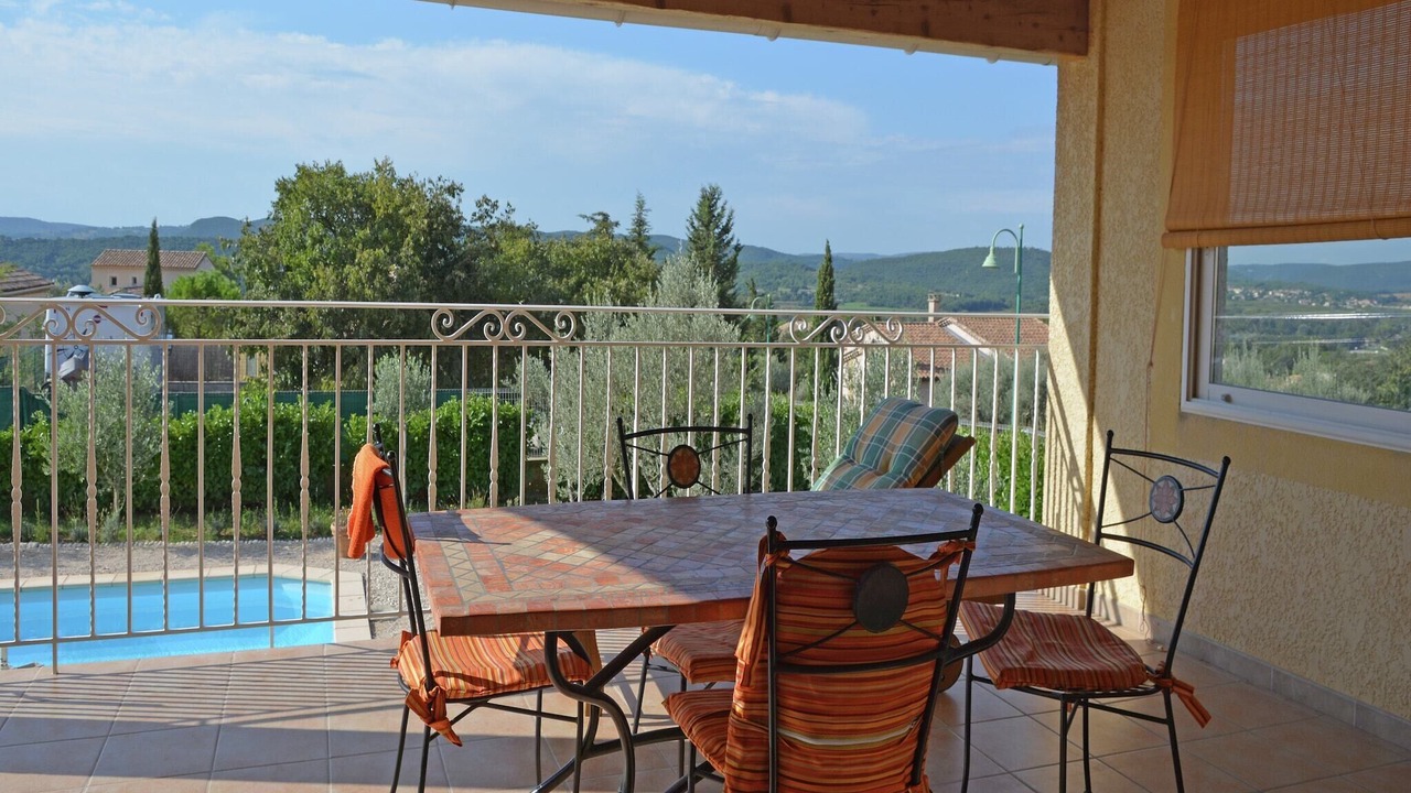 Photo of Patio Balcony in Saint-Laurent-de-Carnols