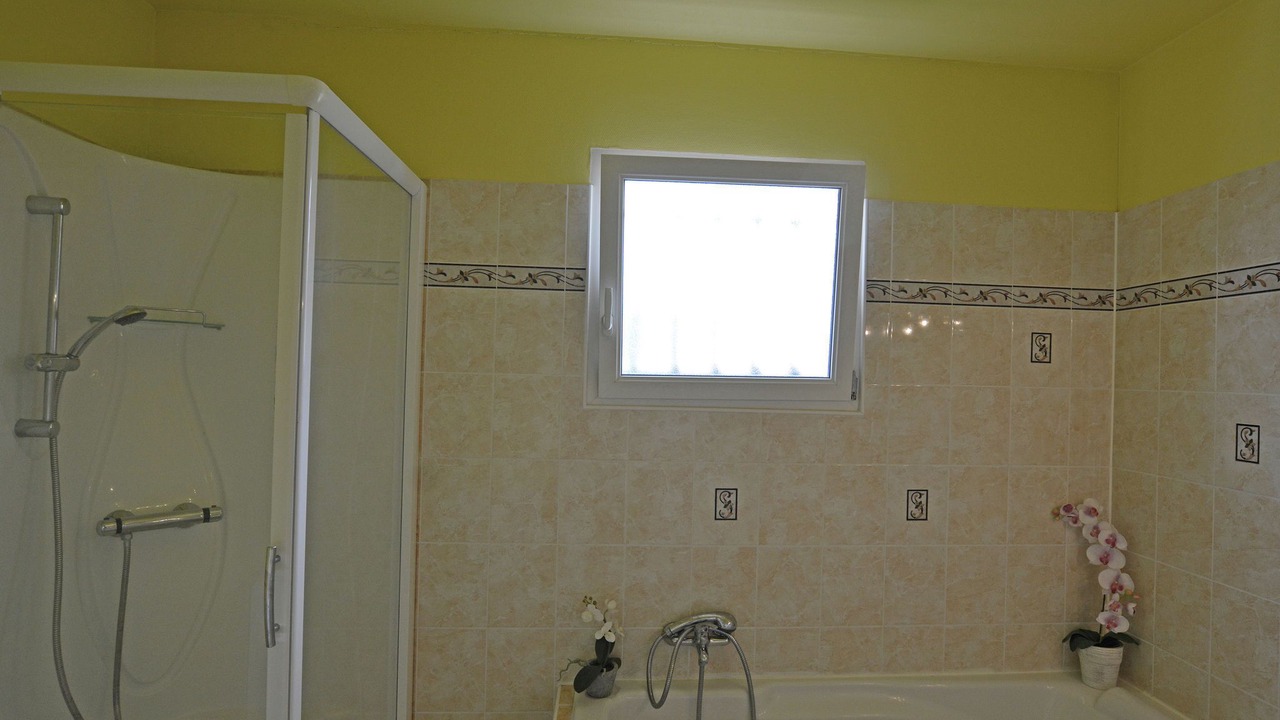 Photo of Bathroom in Saint-Laurent-de-Carnols