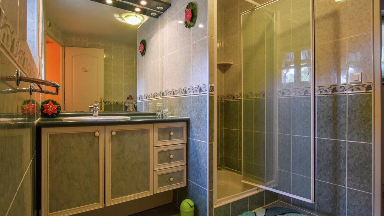 Photo of Bathroom in Thedirac