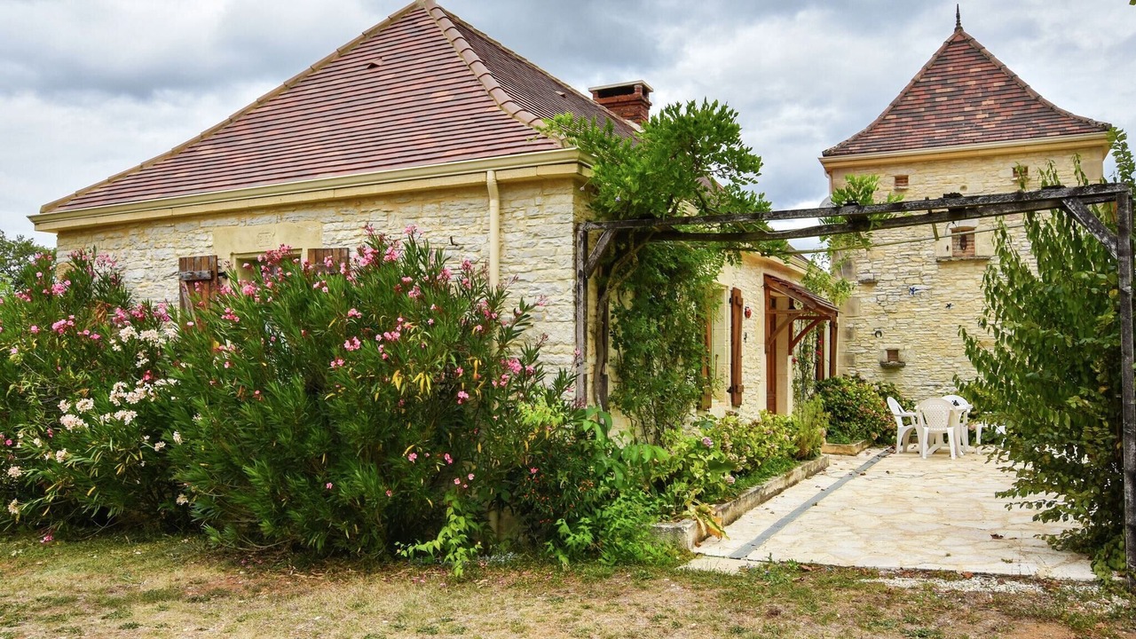 Photo of Outdoor in Thedirac