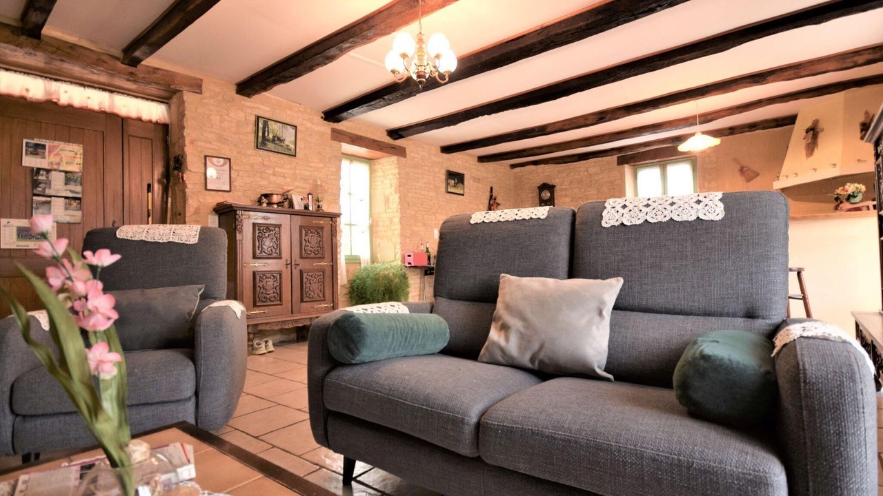 Photo of Livingroom in Thedirac