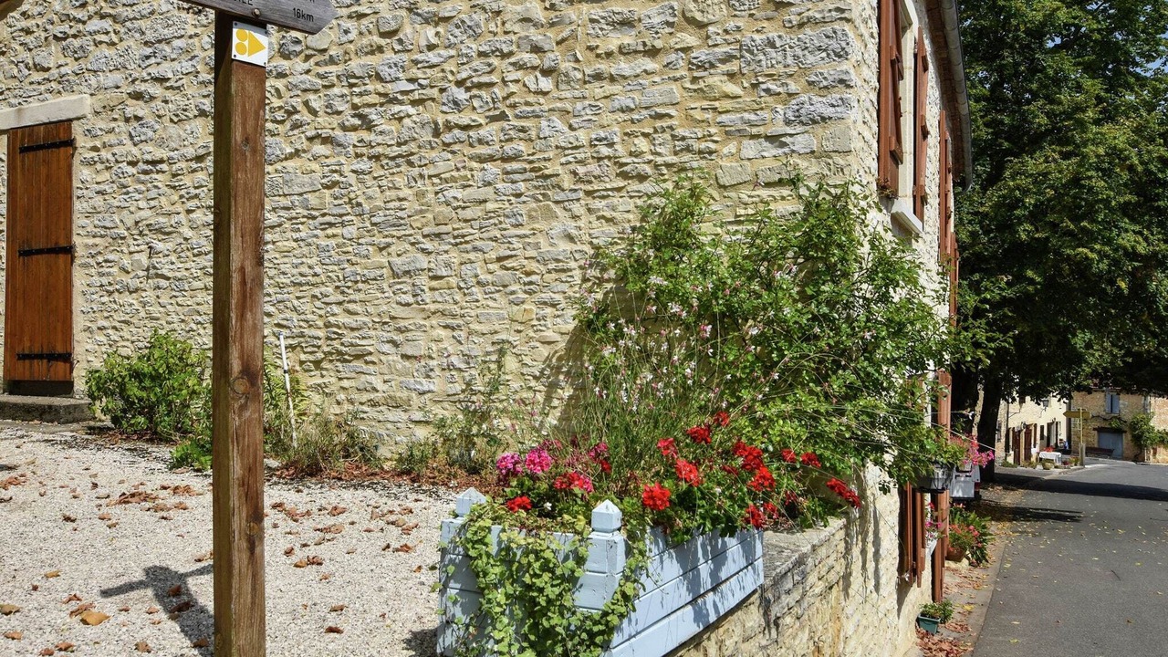 Photo of Others in Thedirac